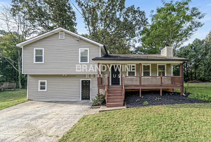 3 bed, 2.0 bath, 1248 sqft, $2,095 — Photo 2