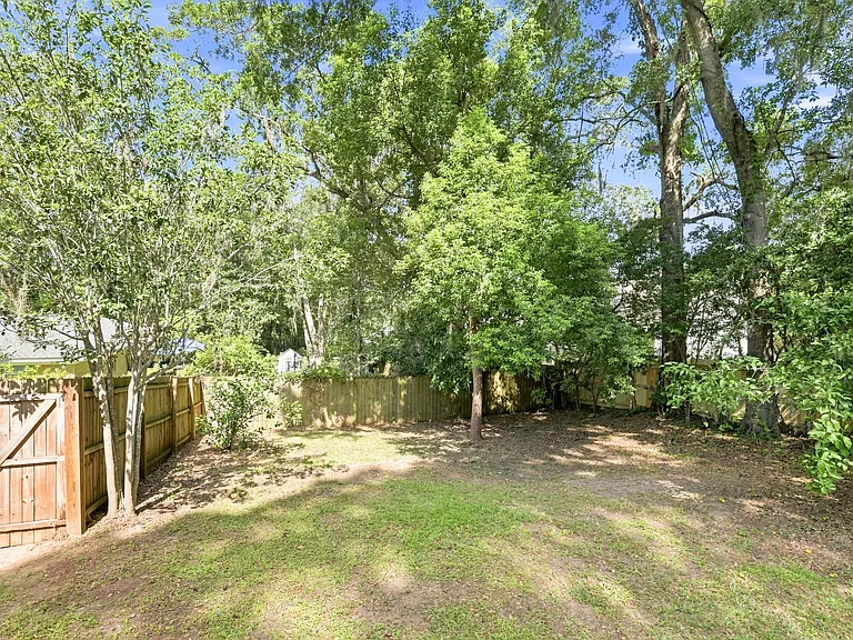 1912 Brown St — Photo 31
