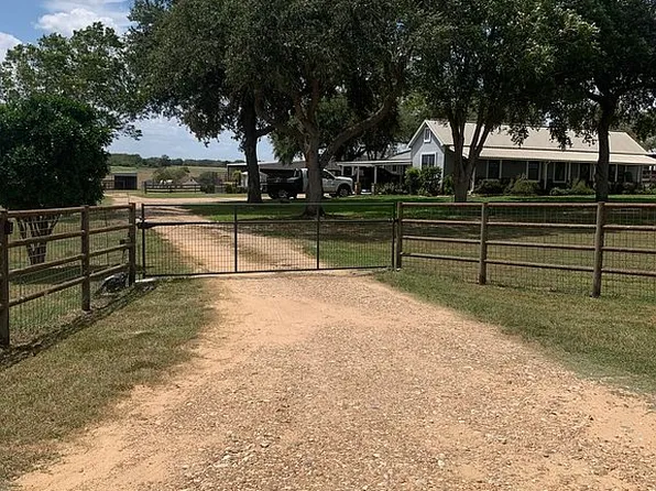 1126 County Road 176, Hallettsville, TX 77964