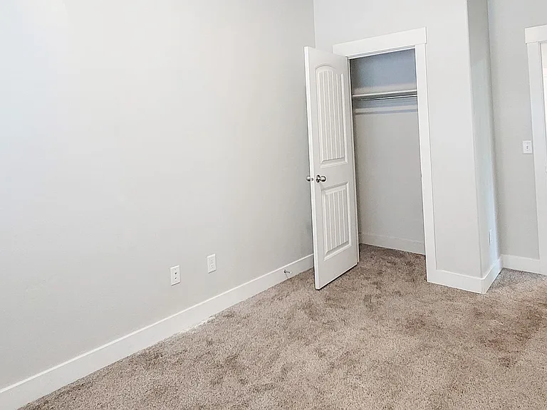 166 W 200 S — Photo 12
