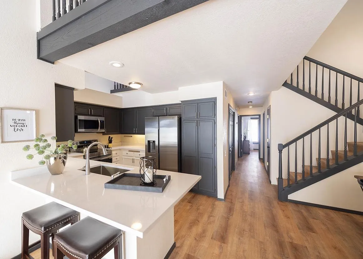 2 bed, 1346 sqft, $3,600 — Photo 3