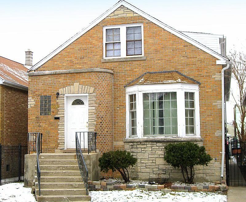 1st image of 2339 N McVicker Ave