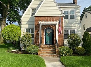 386 Feronia Way, Rutherford, NJ 07070