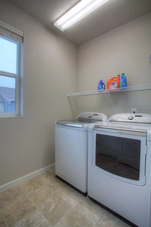 3 bed, 2.5 bath, 1590 sqft, $3,500 — Photo 4