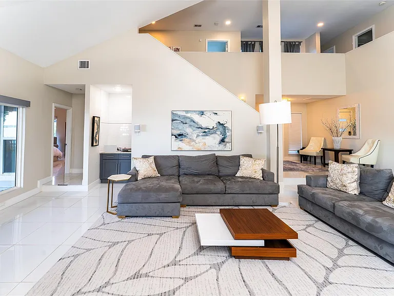 8311 Amber Cove Dr — Photo 5