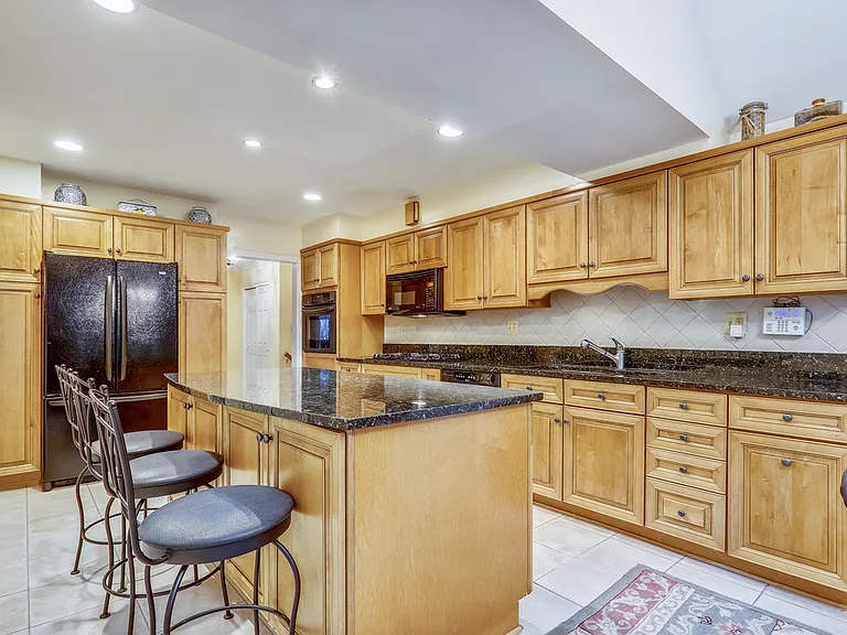 1416 Crestridge Dr — Photo 7