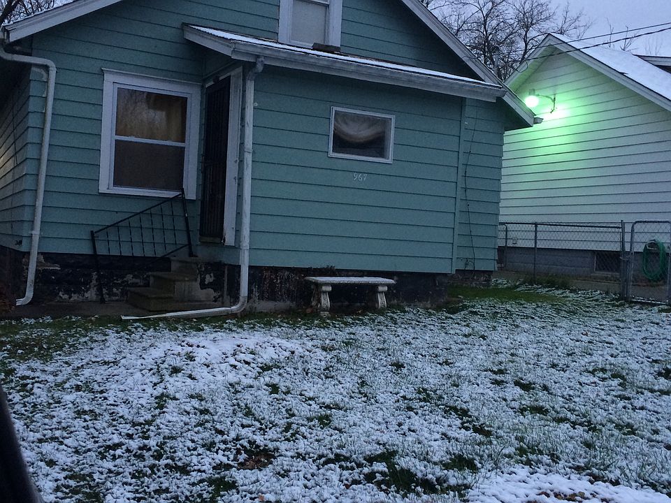 1st image of 967 Cameron Ave #1