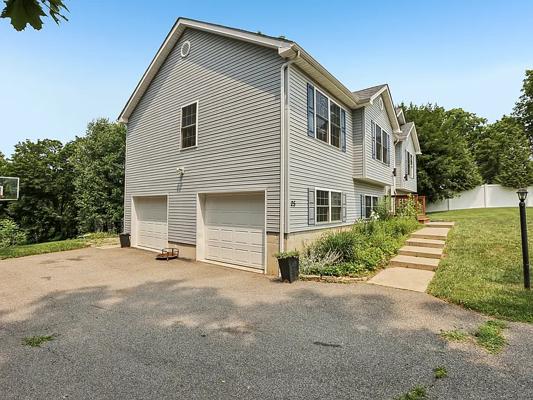 25 Red Schoolhouse Rd — Photo 36