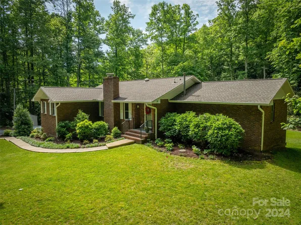 144 Finley Brook Way, Hendersonville, NC 28739