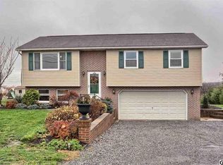 18 Subdivision Rd, Newville, PA 17241