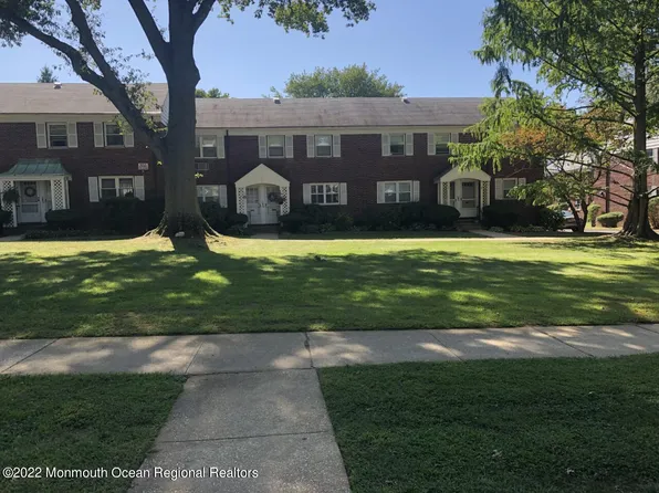 82 Manor Dr, Red Bank, NJ 07701