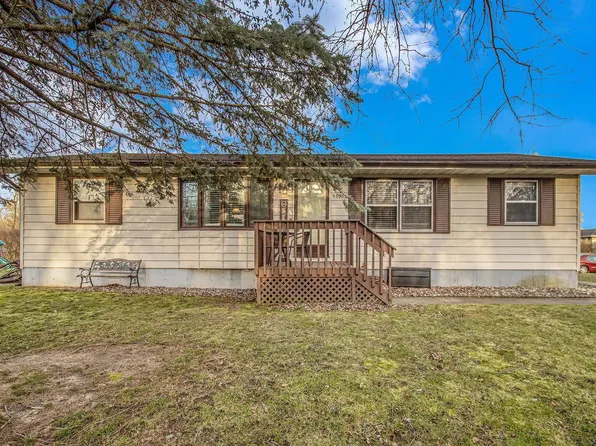 53095 Lily Creek Dr, Elkhart, IN 46514