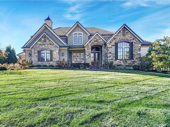 14610 Cedar St, Leawood, KS 66224