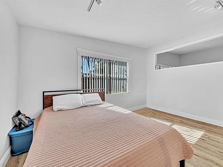 805 NE 17th Ave #4 — Photo 11