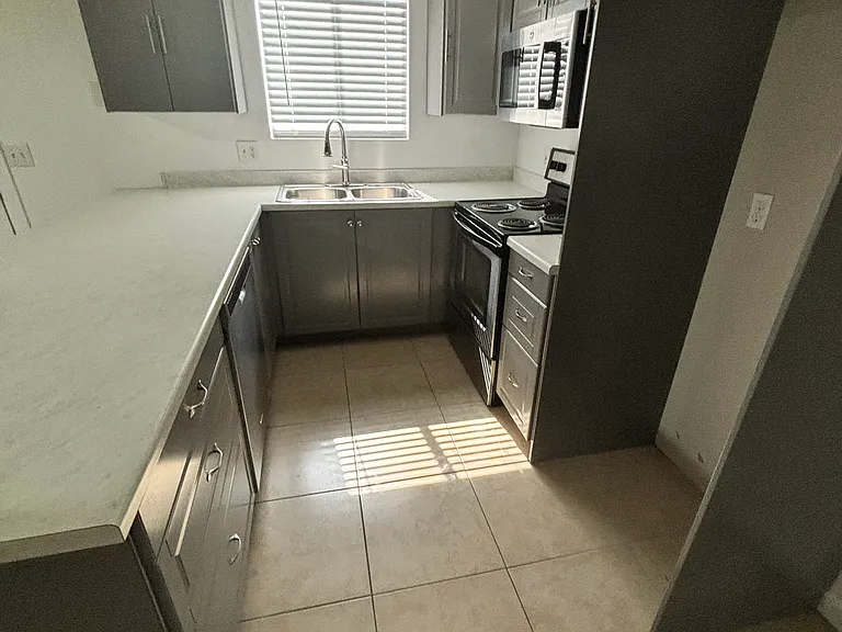 1820 S Monterey Dr #4 — Photo 2