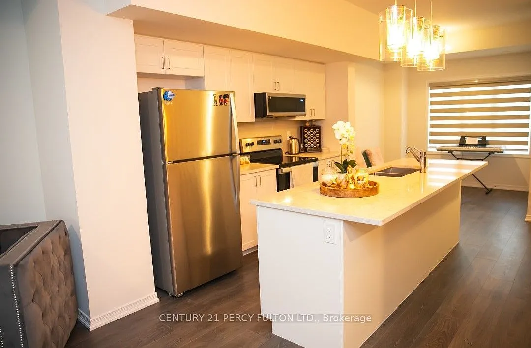 6 bed, $2,900 — Photo 4