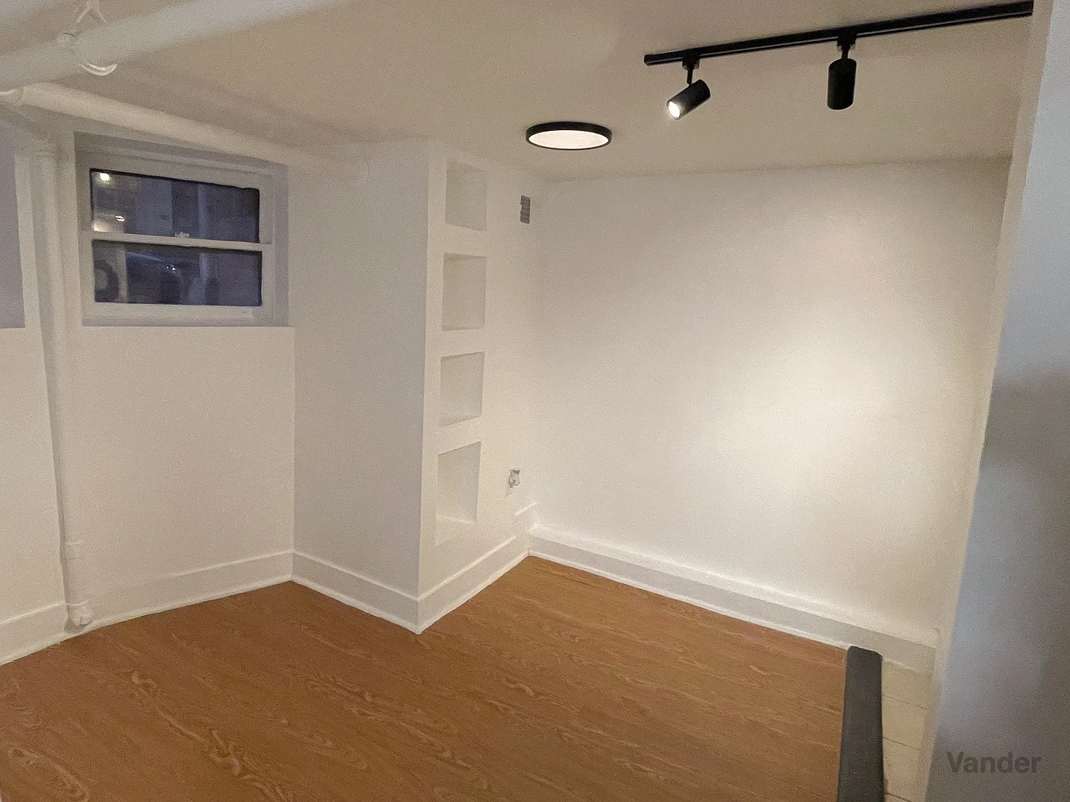 Studio, 500 sqft, $1,050 — Photo 3