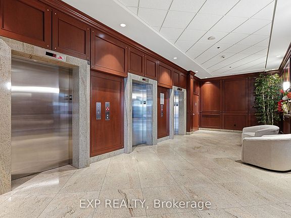 5th image of 234 Rideau St #304
