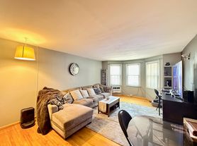64-18 Metropolitan Ave, Middle Village, NY