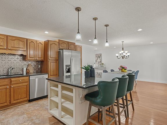 5th image of 3120 Magnolia Ct