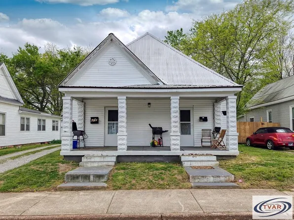 319 Aden St, Paris, TN 38242