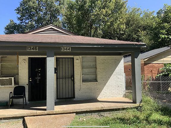 3rd image of 1344 Hyde Park Blvd #2