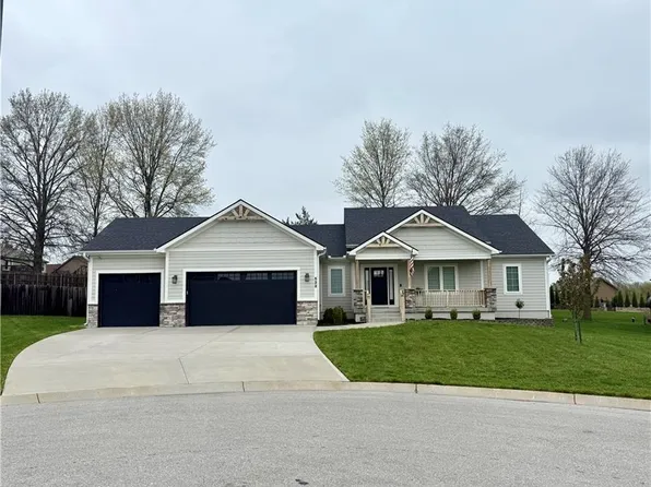 522 NW Bailey Dr, Grain Valley, MO 64029