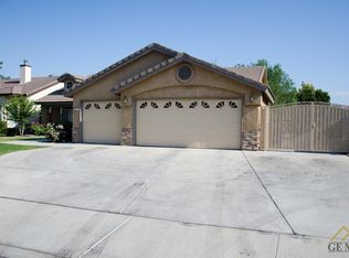 3019 Giovanetti Ave, Bakersfield, CA 93313