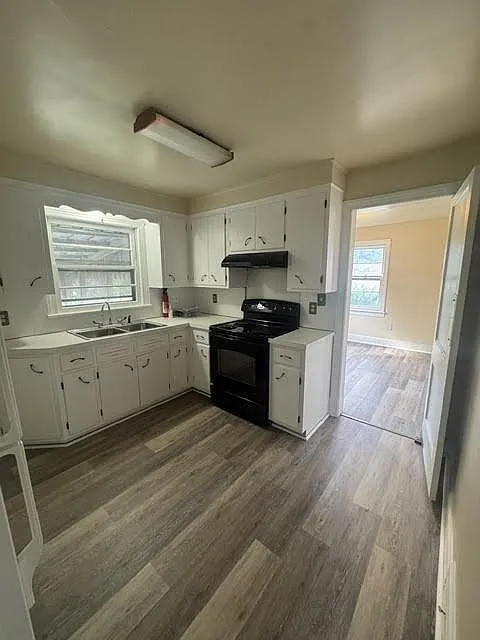 2 bed, 1.0 bath, $1,695 — Photo 4