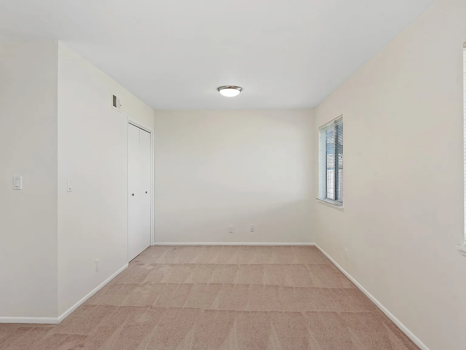 3 bed, 1248 sqft, $5,795 — Photo 3