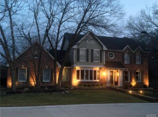 400 Seven Gables Ct, Chesterfield, MO 63017