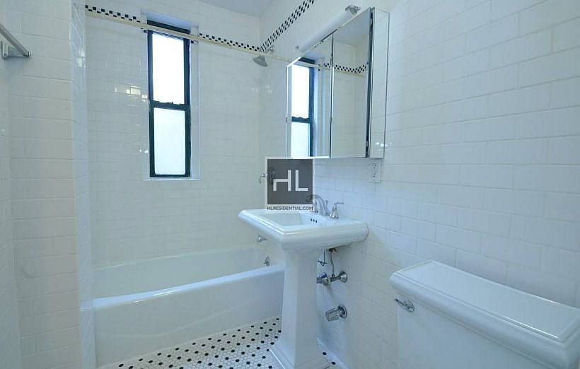 1st image of 225 E 4th St APT 22