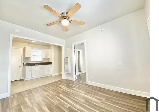 10961 S Figueroa St #13 — Photo 1