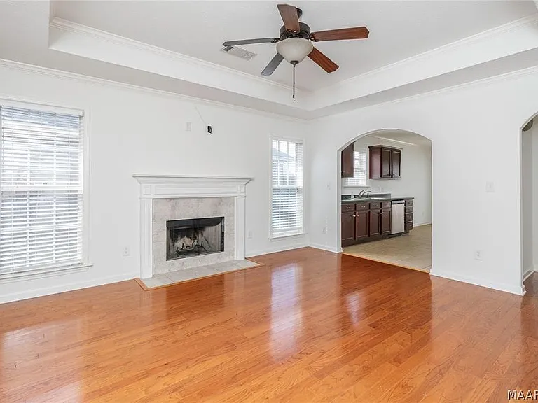 8725 Lindsey Ln — Photo 5