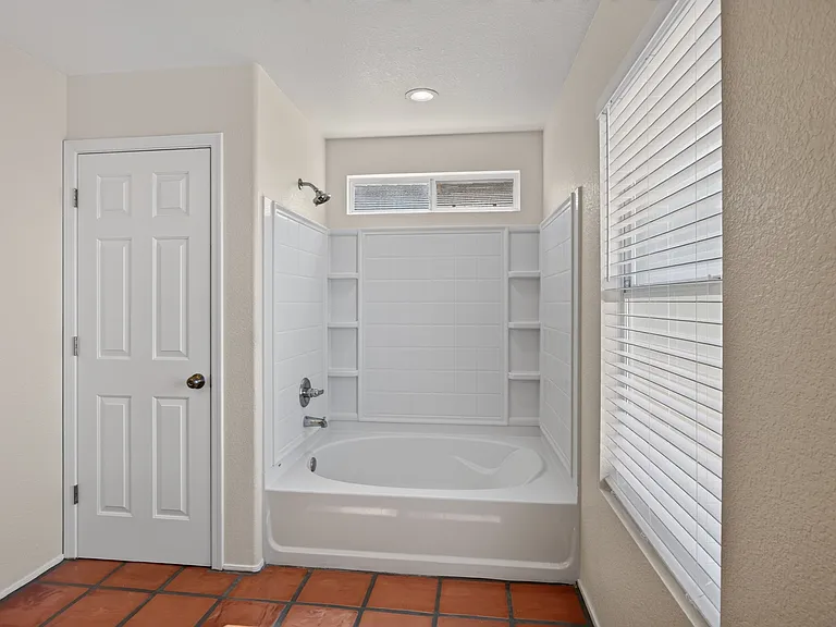 10360 E Malta St — Photo 23