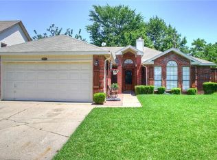 807 Carrington Dr, Arlington, TX 76001
