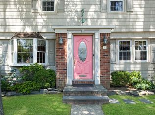 12 Home St, Malverne, NY 11565