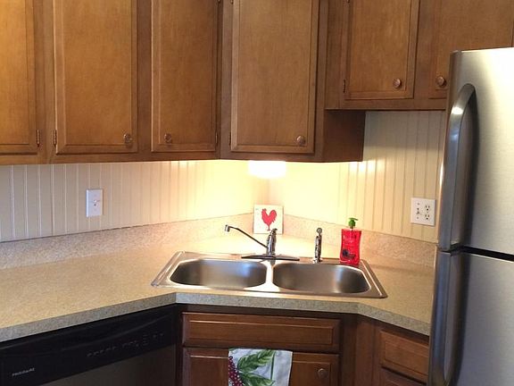5th image of 937 N Clarkson St APT 304