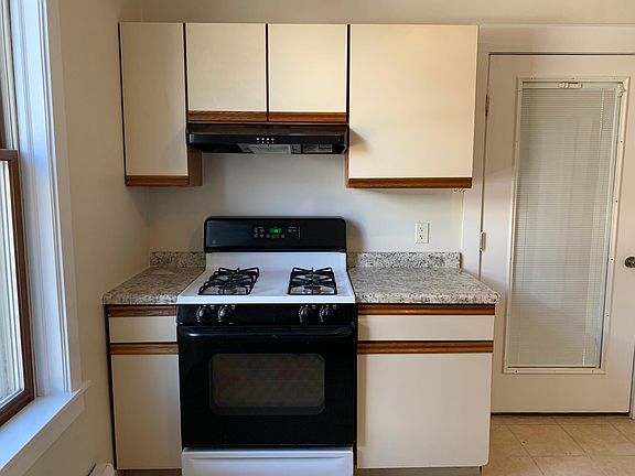 5th image of 219 W 3rd St #1