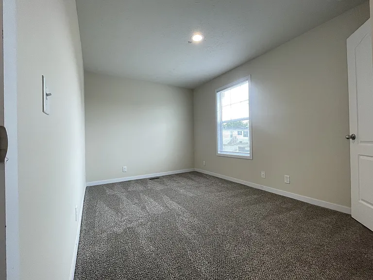 7204 E Grand River Ave — Photo 27