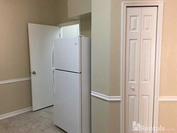 5th image of 3213 Pine Top Dr
