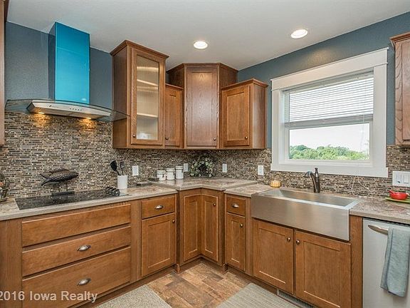 3rd image of 1515 Mackensie Cir