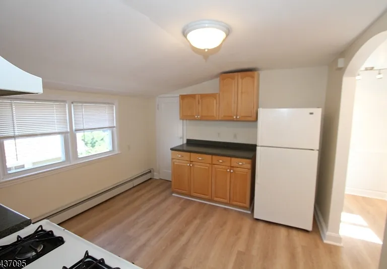 74 Alexandria Ave — Photo 8