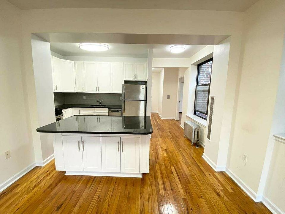 1st image of 320 Sterling St #3CEE