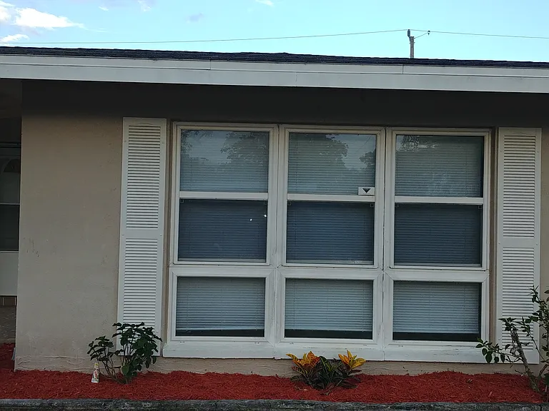 2713 SE 18th Ave — Photo 4