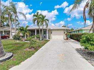 839 98th Ave N, Naples, FL 34108