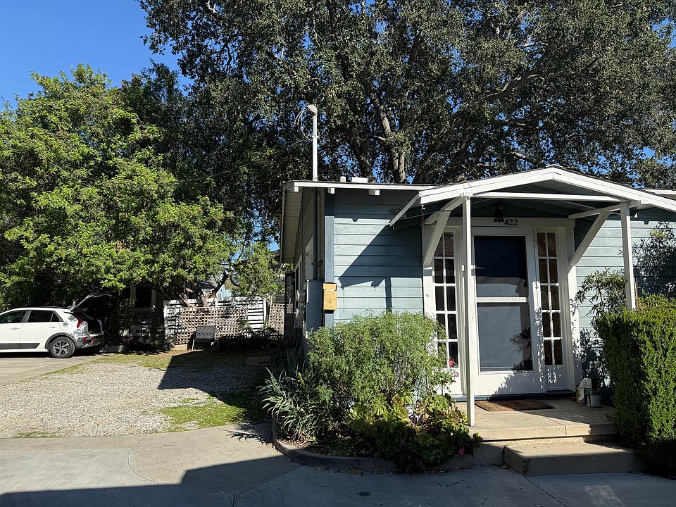 1st image of 422 El Centro St