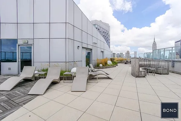 Rented by Bond New York | media 7