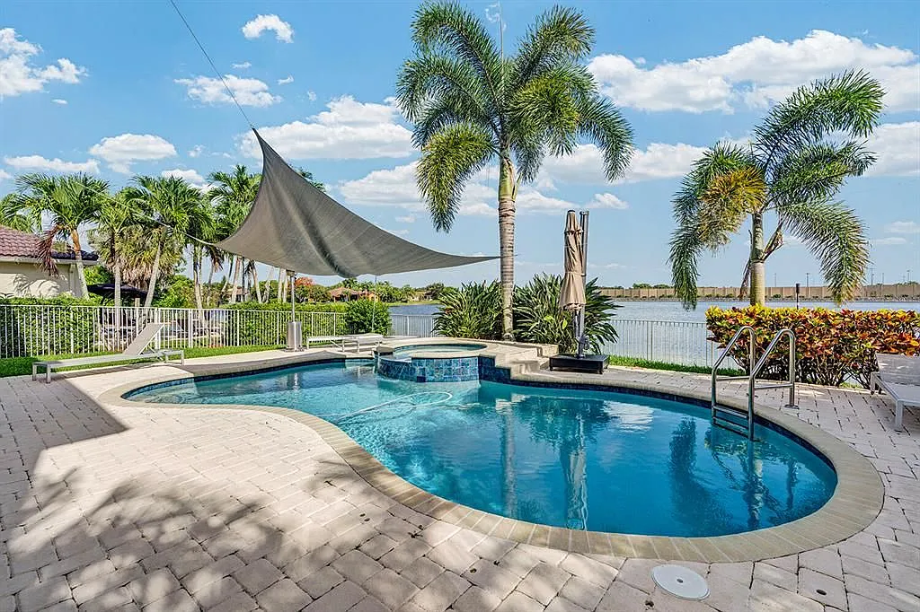 4 bed, 3.5 bath, 3272 sqft, $7,500 — Photo 2