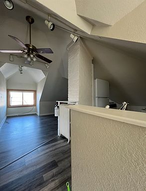 Entry to kitchen/ living room